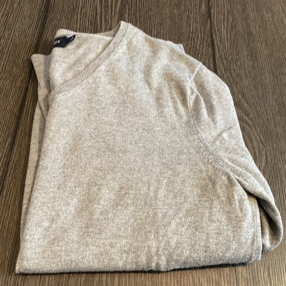 J. Crew Factory V-Neck long sleeve sweater. Size LT. Medium gray. Lightweight.